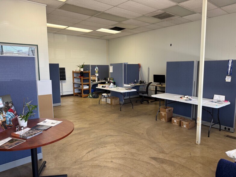 More Photos Of 2635 W 7th Pl, Eugene Warehouse For Lease