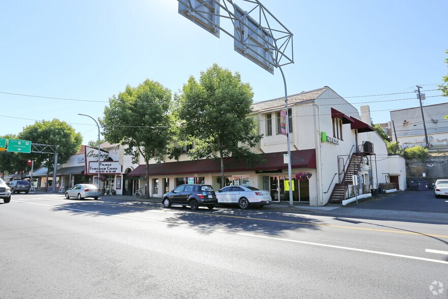 More Photos Of 123 N Grand Ave, Pullman General Retail For Sale