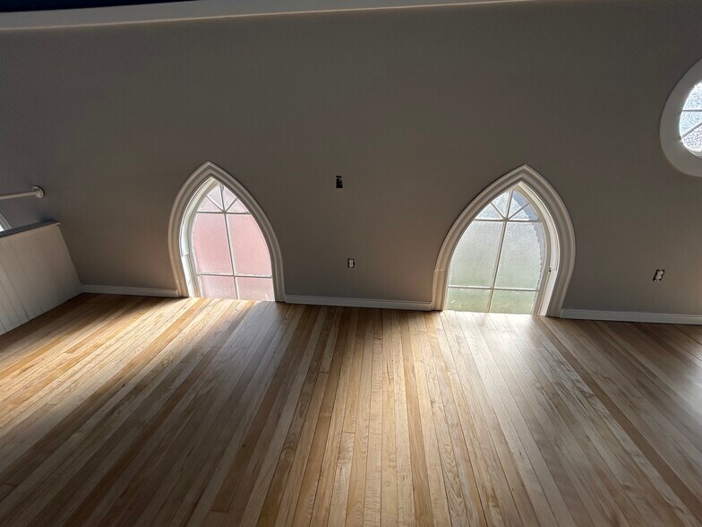 More Photos Of 168 Archibald St, Burlington Storefront Retail Office For Lease