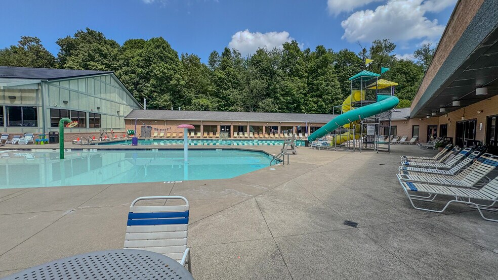 More Photos Of 5133 Darrow Rd, Hudson Health Club For Sale