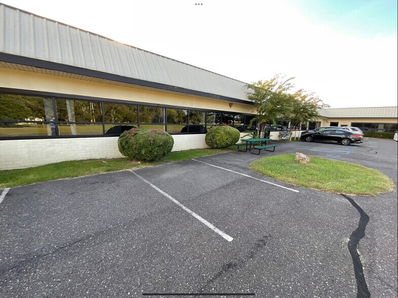 Primary Photo Of 100 Central Ave, Farmingdale Manufacturing For Lease