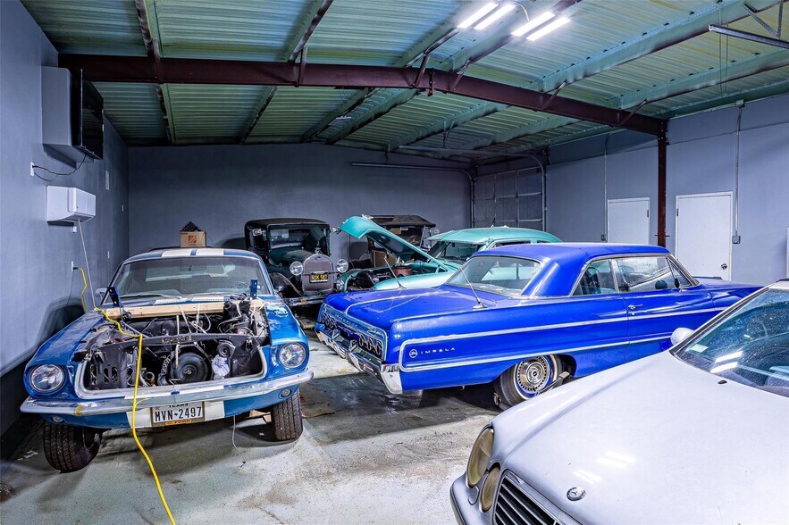 More Photos Of 18723 Mirror Lake Dr, Spring Warehouse For Sale