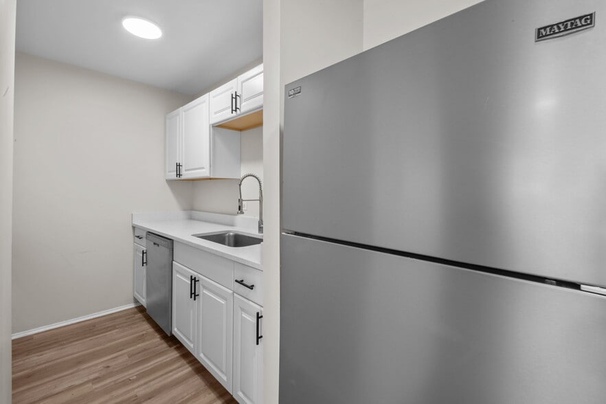 More Photos Of 3045 Bernice Rd, Lansing Apartments For Sale