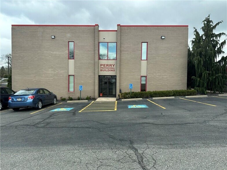 Primary Photo Of 8135 Perry Hwy, Pittsburgh Medical For Sale