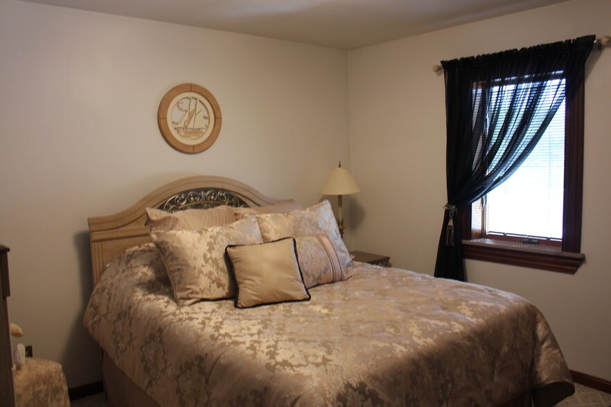 More Photos Of 725 Main St, Wintersville Restaurant For Sale