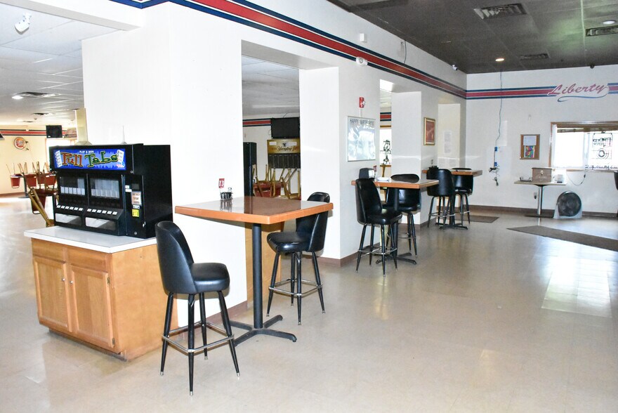 More Photos Of 18208 Cussewago Rd, Meadville Restaurant For Sale