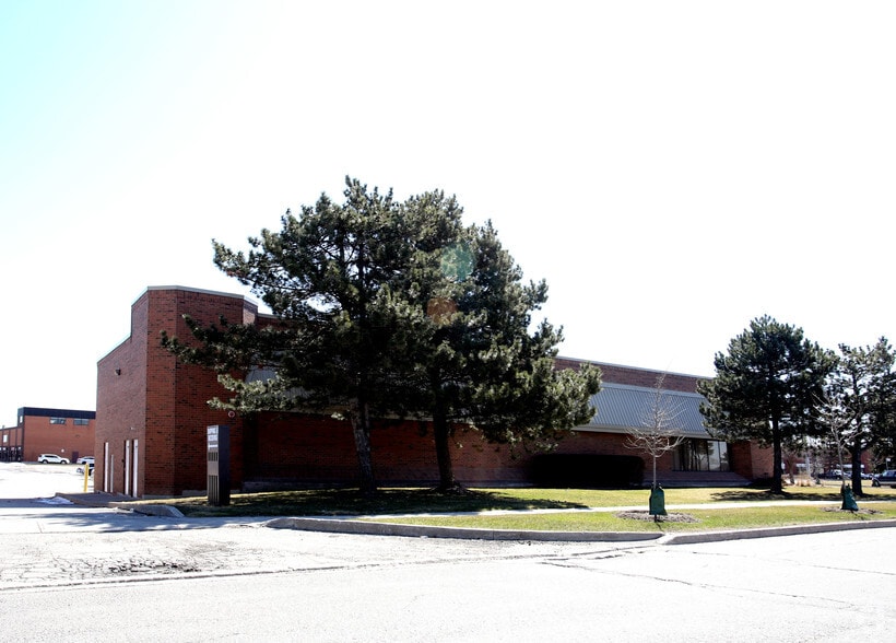 More Photos Of 90 Claireport Cres, Toronto Warehouse For Lease