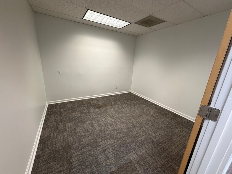 More Photos Of 131 W 2nd St, Rutherfordton Medical For Lease