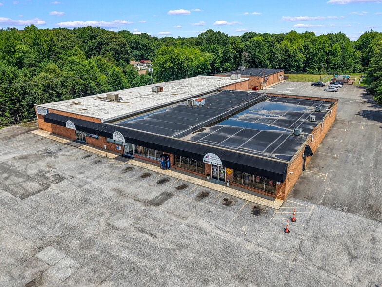 More Photos Of 945 NC Highway 66 S, Kernersville Storefront For Lease