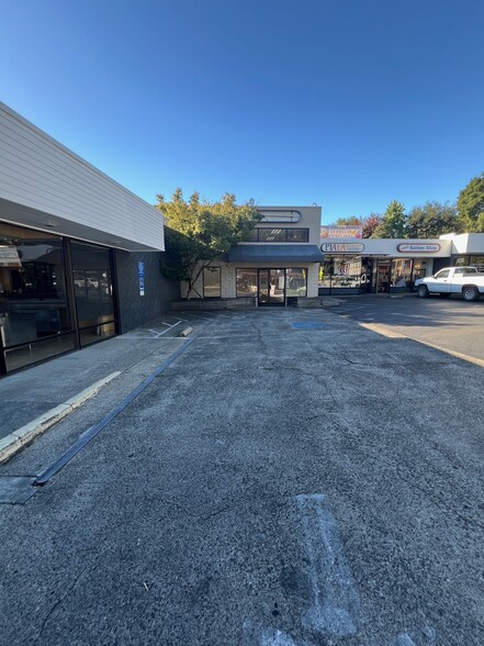 Primary Photo Of 7231 Healdsburg Ave, Sebastopol Storefront Retail Office For Lease