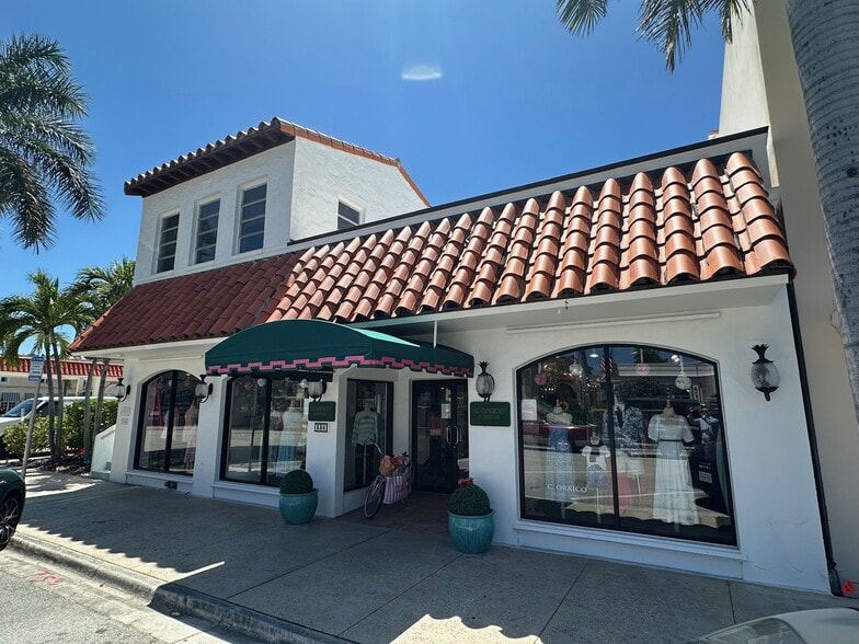 More Photos Of 336 S County Rd, Palm Beach Restaurant For Lease