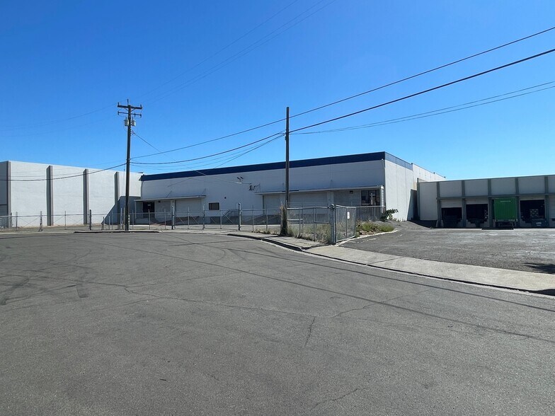 More Photos Of 1444-1446 Factor Ave, San Leandro Manufacturing For Lease