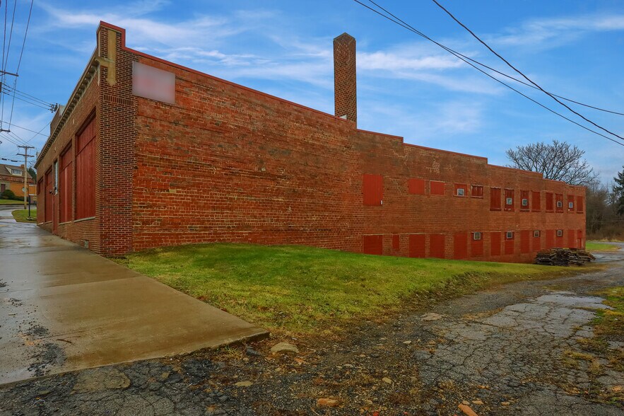 More Photos Of 468 E Washington St, New Castle Manufacturing For Lease