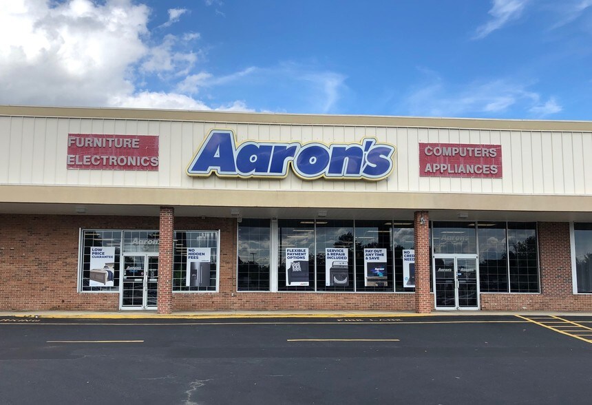 More Photos Of 1030-1072 Chestnut St, Orangeburg Storefront For Lease