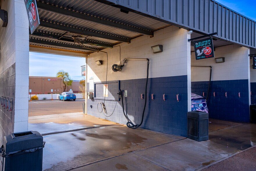 More Photos Of 15625 S 32nd St, Phoenix Carwash For Sale