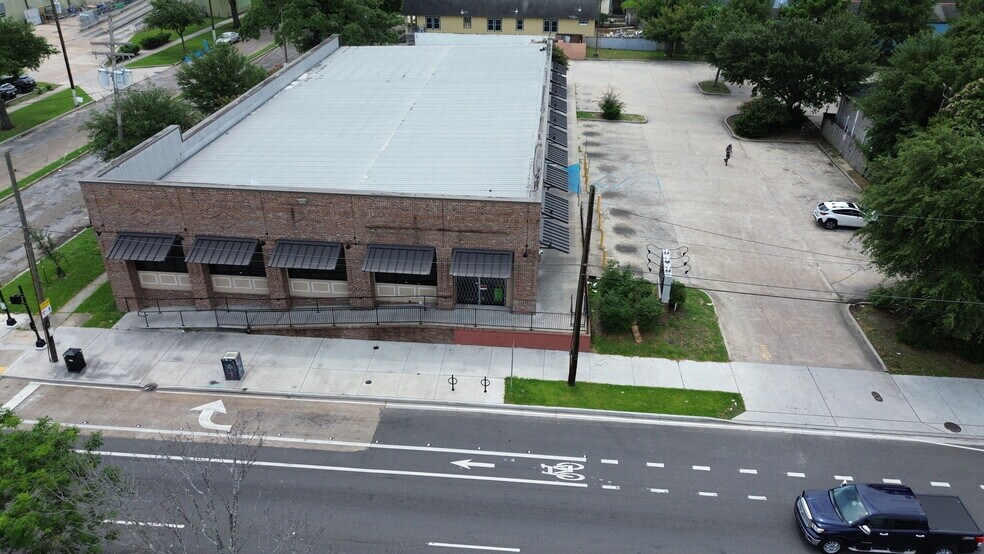 More Photos Of 230 N Broad St, New Orleans Freestanding For Lease