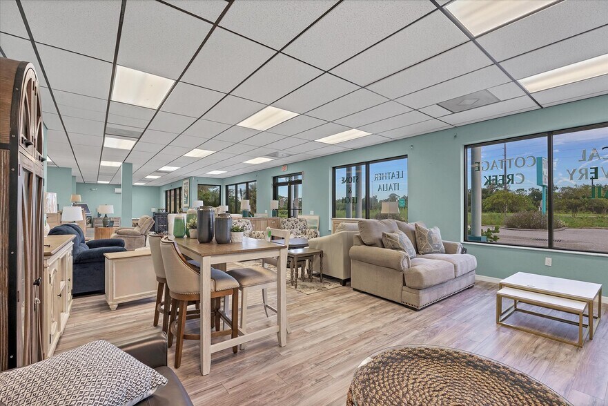More Photos Of 3279 S Access Rd, Englewood Freestanding For Sale