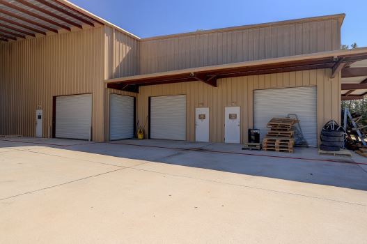 More Photos Of 18914 E Industrial Pkwy, New Caney Service For Sale