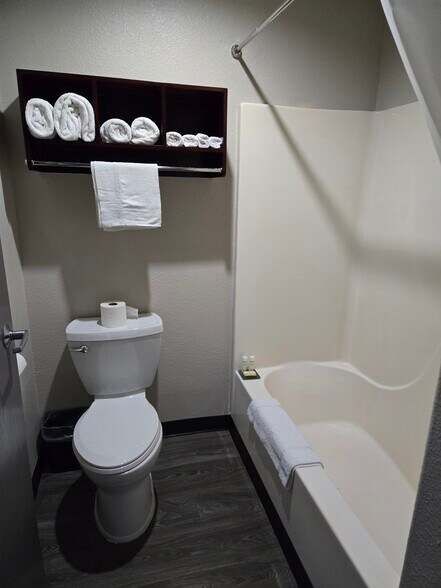 More Photos Of 8350 Razorback Rd, Colorado Springs Hotel For Sale