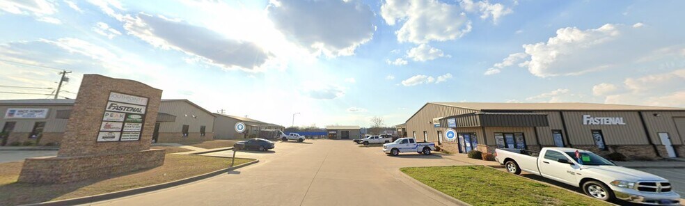 More Photos Of 165 Williams St, Tahlequah Industrial For Lease