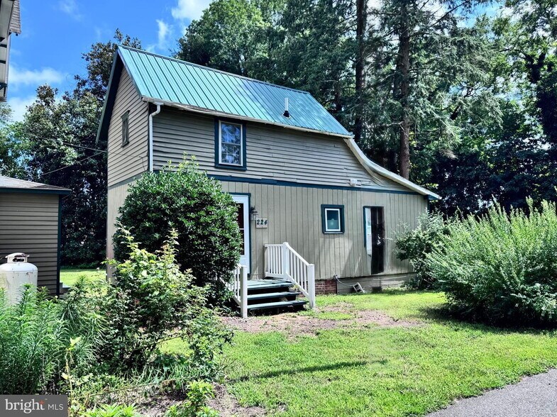 More Photos Of 222 S Washington St, Millsboro Multifamily For Sale