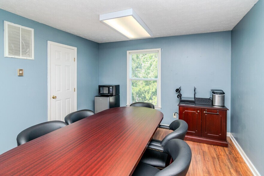 More Photos Of 100-102 Consumer Ln, Frankfort Office For Sale
