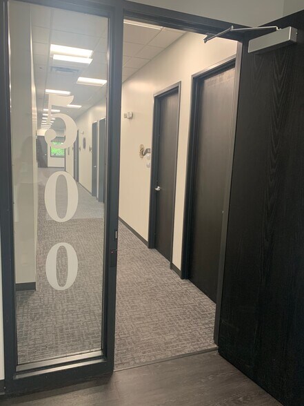 More Photos Of 10488 W Centennial Rd, Littleton Warehouse For Lease