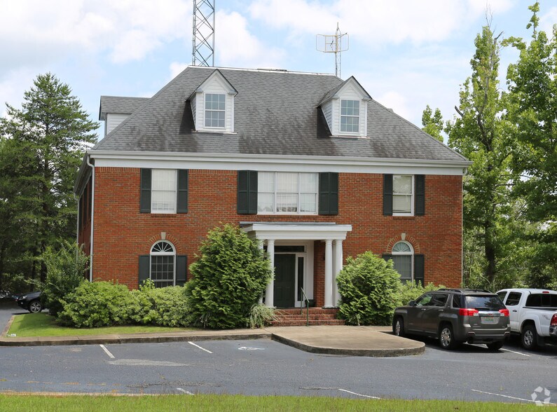 Primary Photo Of 2101 Executive Park Dr, Opelika Medical For Lease