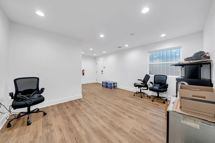 More Photos Of 117 Commerce Ave, Boerne Office For Sale