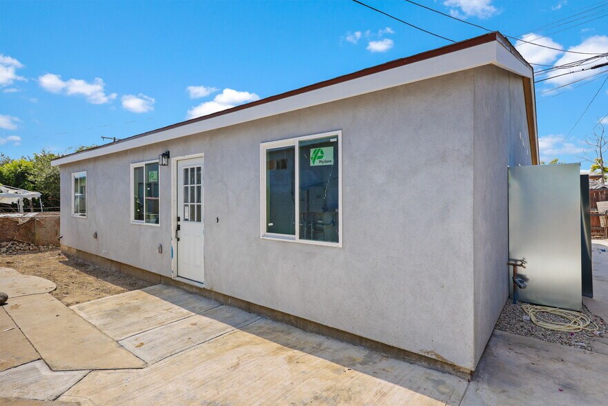 More Photos Of 543 N Barbara Ave, Azusa Multifamily For Sale