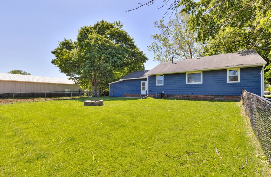 More Photos Of 1100 2nd St NE, Bondurant Industrial For Sale