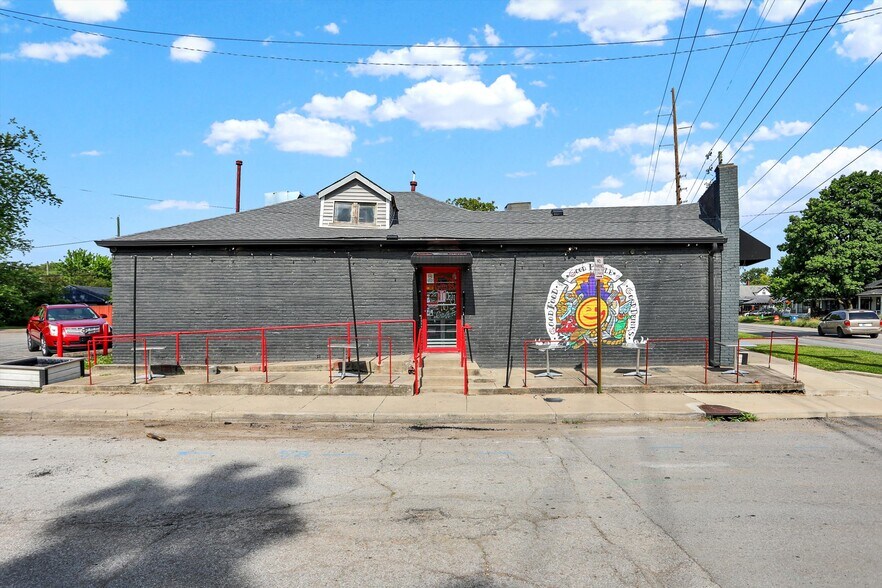 More Photos Of 2023 E Southeastern Ave, Indianapolis Restaurant For Sale