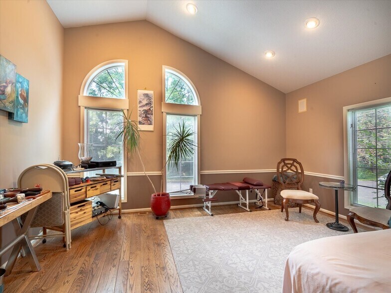More Photos Of 55 Sullys Trl, Pittsford Office For Lease
