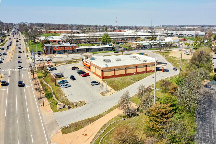 More Photos Of 9141 Olive Blvd, Olivette Drugstore For Sale