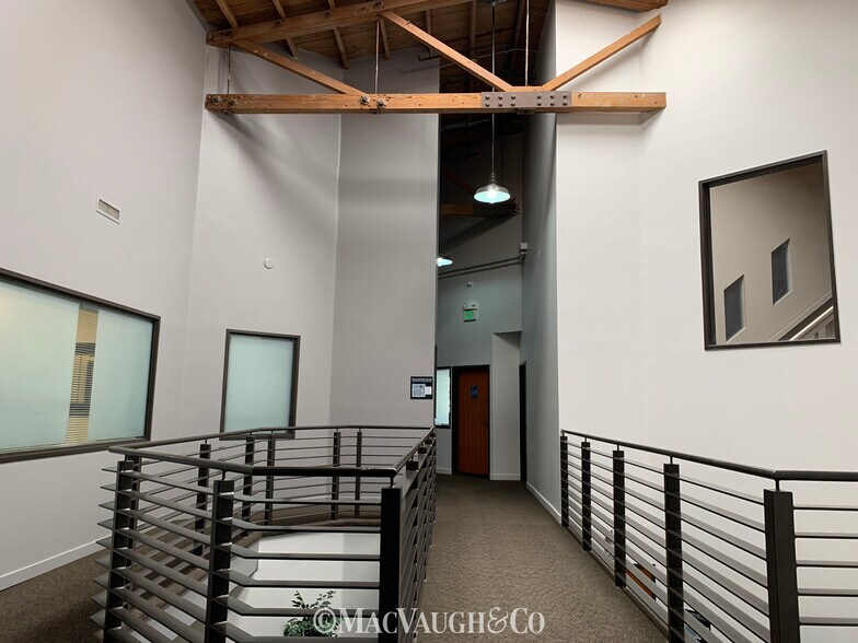 More Photos Of 300 S Raymond Ave, Pasadena Loft Creative Space For Lease