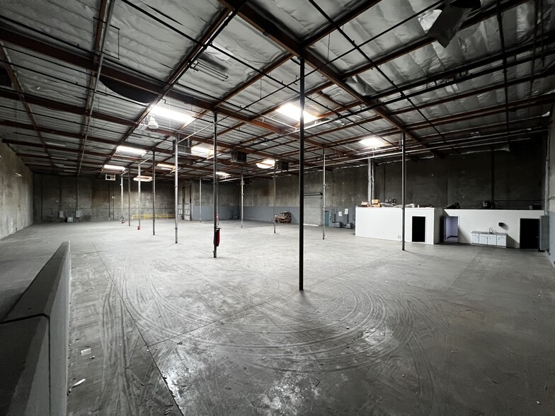 Primary Photo Of 12432 Foothill Blvd, Sylmar Warehouse For Lease