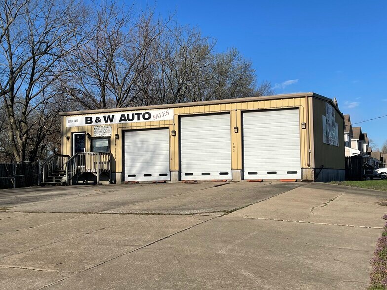 Primary Photo Of 403 W Walnut St, Raymore Auto Repair For Sale