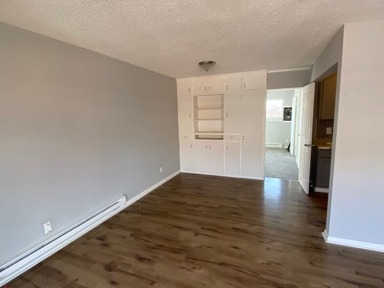 More Photos Of 10400 Whittier St, Detroit Apartments For Sale