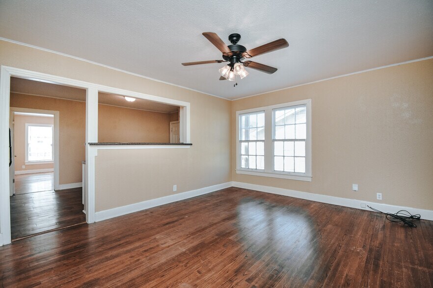 More Photos Of 1503 E Virginia Ave, Victoria Apartments For Sale