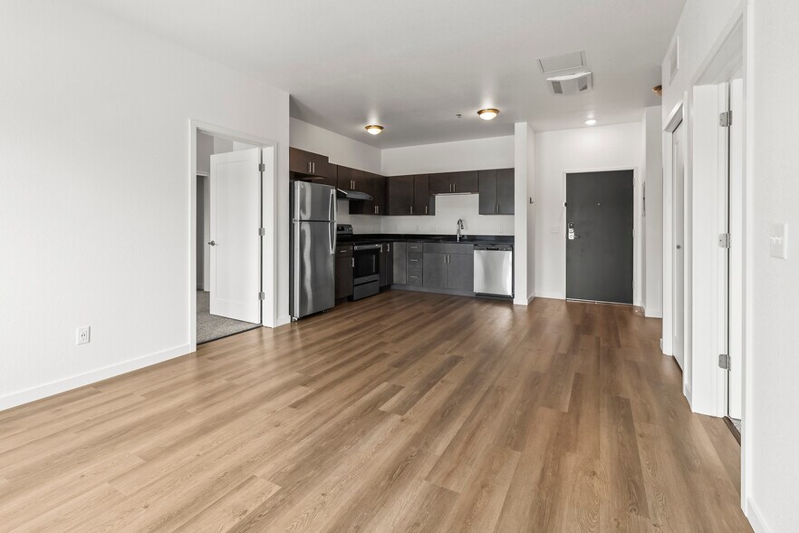 More Photos Of 120 & 124 W Hatting St, Luverne Apartments For Sale