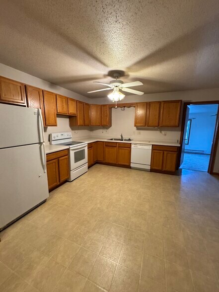 More Photos Of 112 Pleasant St NE, Preston Apartments For Sale