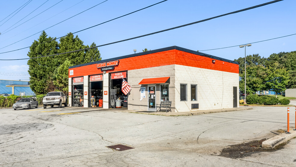 Primary Photo Of 234 Fairview Rd, Ellenwood Auto Repair For Sale