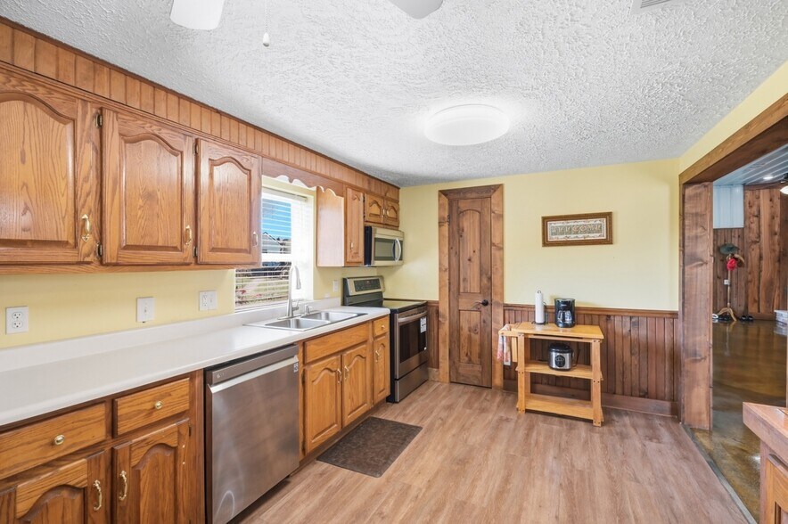 More Photos Of 4650 Highway 52, Loretto Apartments For Sale