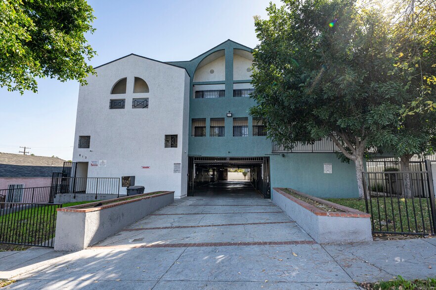More Photos Of 812 E Hyde Park Blvd, Inglewood Apartments For Sale