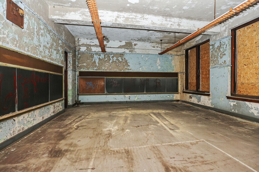More Photos Of 4224 Fair Ave, Saint Louis Flex For Sale