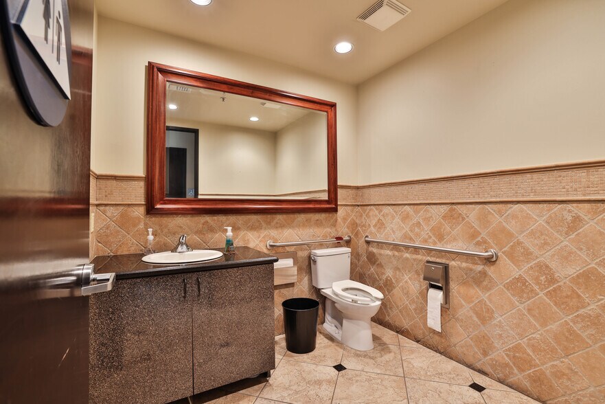 More Photos Of 1160 Mountain View Alviso Rd, Sunnyvale Office For Lease