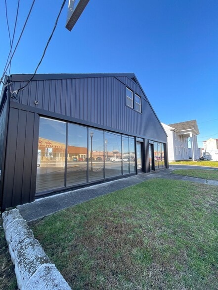 More Photos Of 11-13 Black Horse Pike, Pleasantville Freestanding For Lease