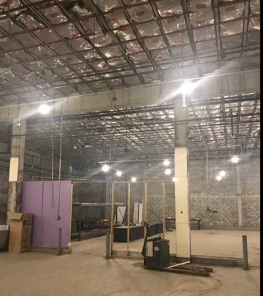 More Photos Of 1011 N Lime Ave, Sarasota Distribution For Sale