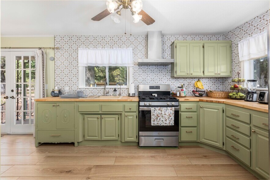 More Photos Of 18248 Redwood Hwy, Selma Apartments For Sale