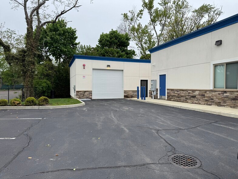 More Photos Of 775-779 Long Island Ave, Deer Park Office For Lease